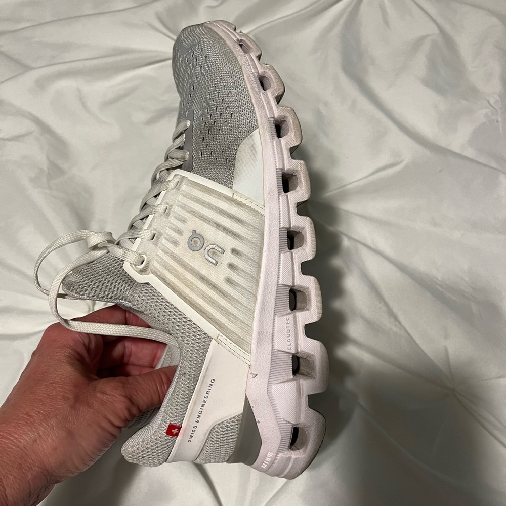 ON Cloudswift sneakers